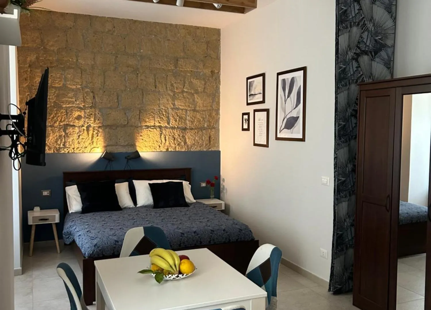 Mirea Apartments Naples 0*,  Italy